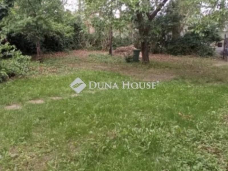 Eladó lakóövezeti telek Budapest