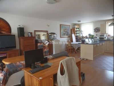 Eladó lakás Teskánd