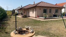 Eladó családi ház Velence