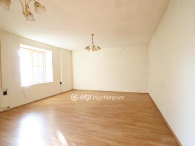 Eladó családi ház Budapest