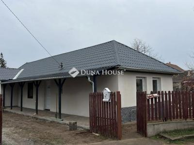 Eladó családi ház Tápióbicske