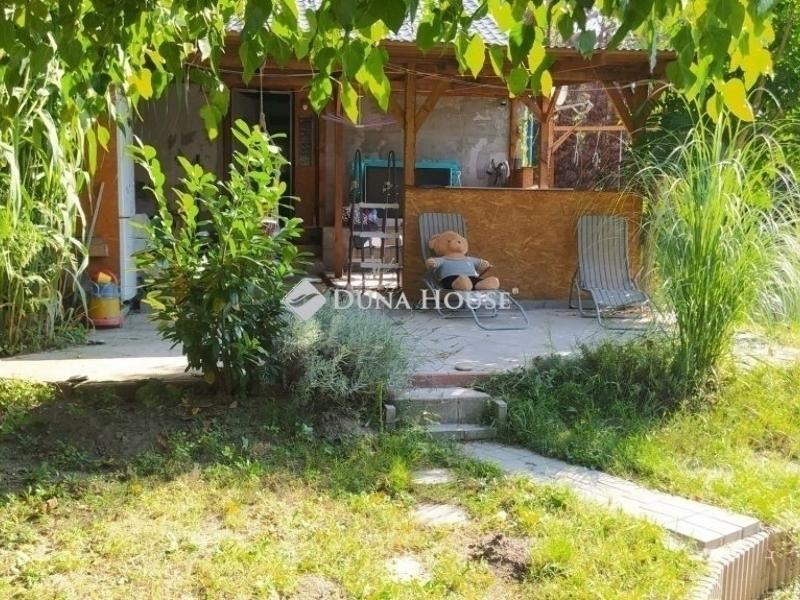 Eladó családi ház Isaszeg