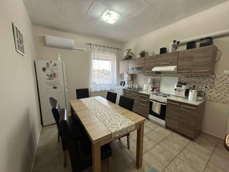 Eladó családi ház Monor