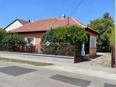Eladó családi ház Vecsés