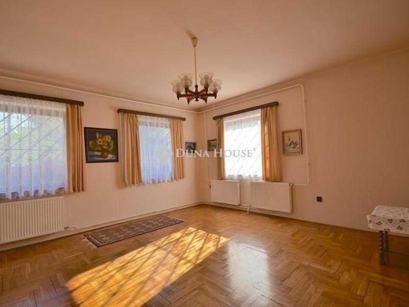 Eladó családi ház Budapest