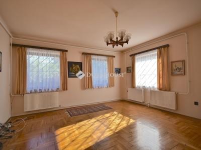 Eladó családi ház Budapest