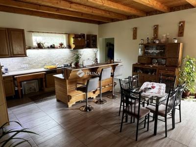 Eladó családi ház Sárbogárd