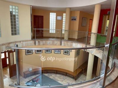 Eladó családi ház Békéscsaba