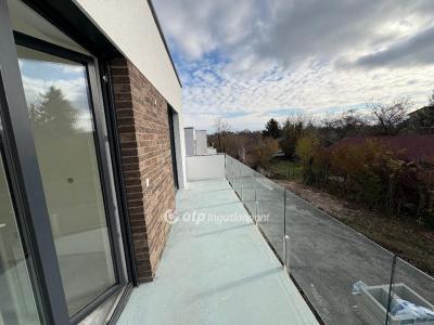 Eladó lakás Balatonkenese Balatonakarattya