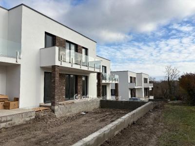 Eladó lakás Balatonkenese Balatonakarattya