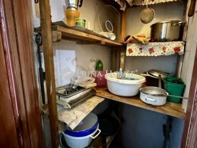 Eladó lakás Komló