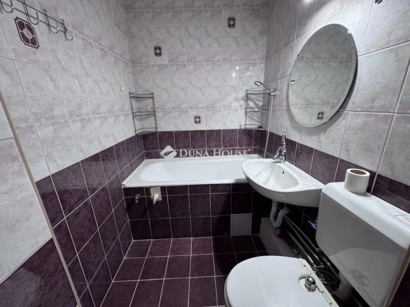 Eladó lakás Komló