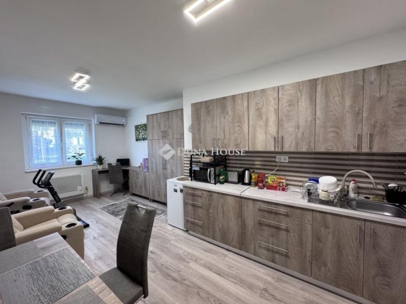 Eladó lakás Komló