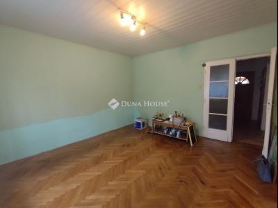 Eladó családi ház Budapest