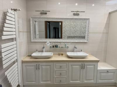 Eladó családi ház Budapest