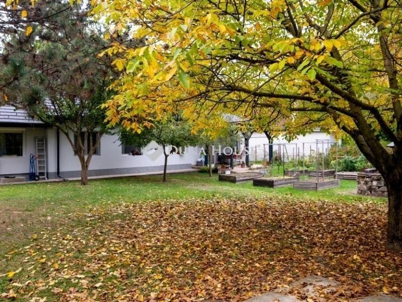 Eladó családi ház Érd