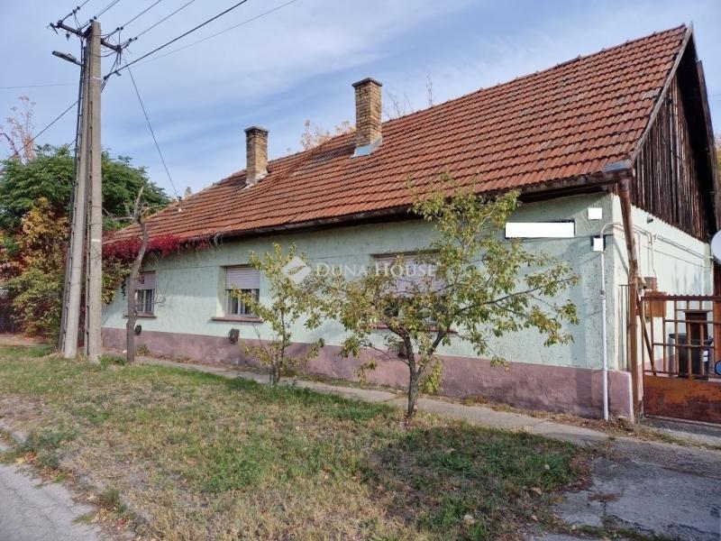 Eladó családi ház Monor