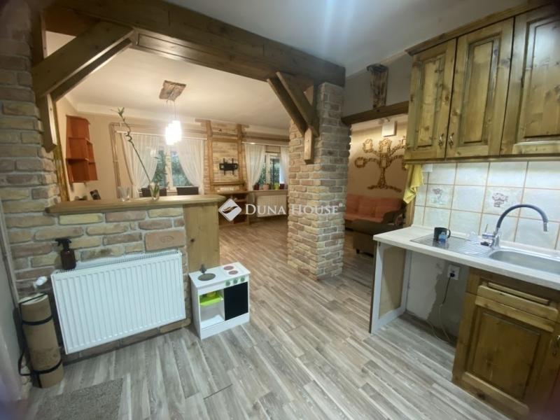 Eladó családi ház Isaszeg