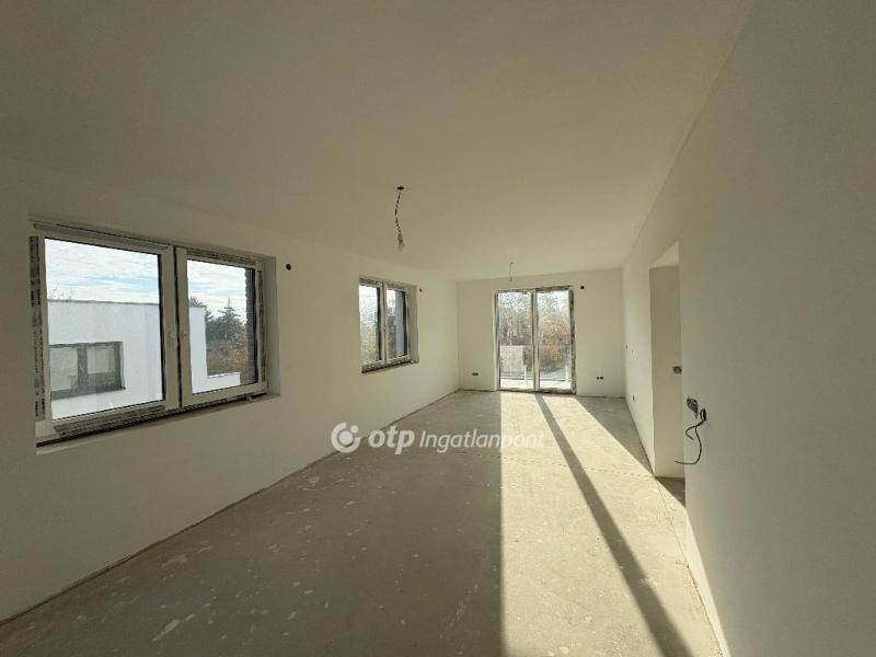 Eladó lakás Balatonkenese Balatonakarattya