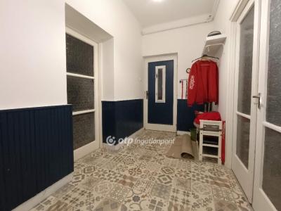 Eladó lakás Solymár