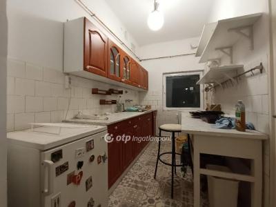 Eladó lakás Solymár