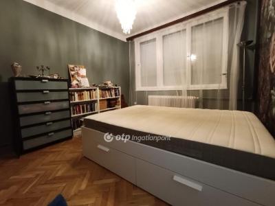 Eladó lakás Solymár