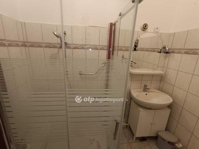 Eladó lakás Solymár