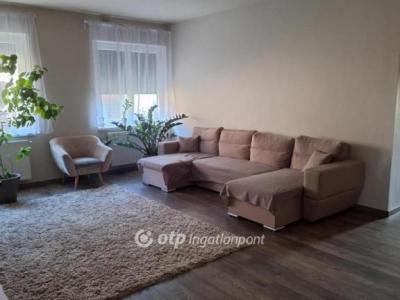 Eladó lakás Fehérgyarmat
