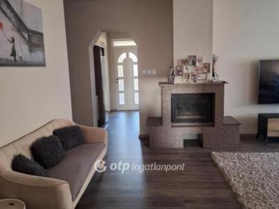 Eladó lakás Fehérgyarmat