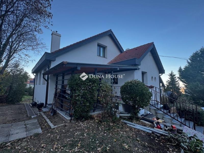Eladó családi ház Budapest
