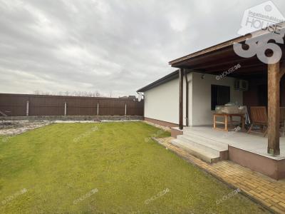 Eladó családi ház Kecskemét