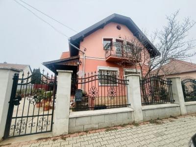 Eladó családi ház Vecsés