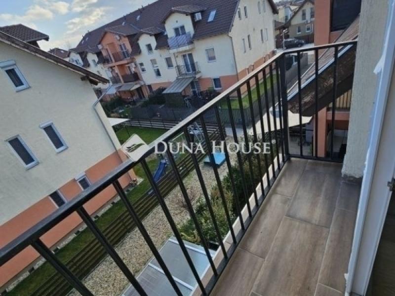 Eladó lakás Üllő