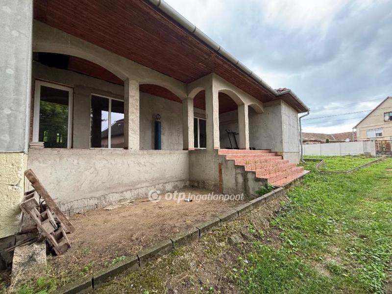 Eladó családi ház Dombrád