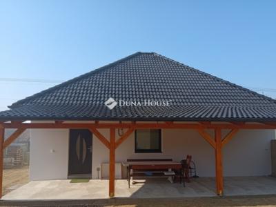 Eladó családi ház Maglód