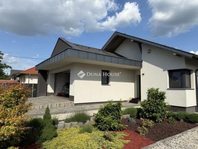 Eladó családi ház Péteri