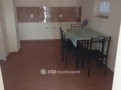 Eladó családi ház Derecske