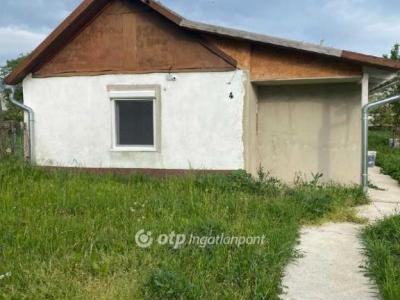 Eladó családi ház Derecske