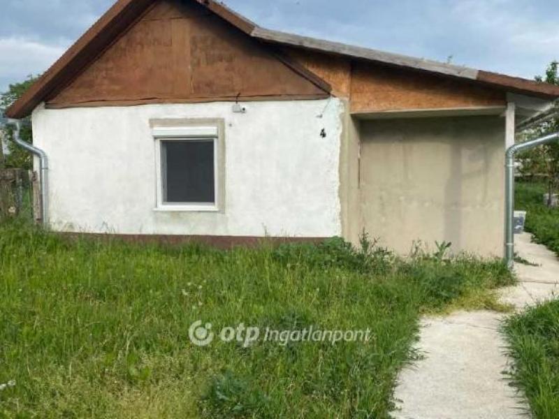 Eladó családi ház Derecske