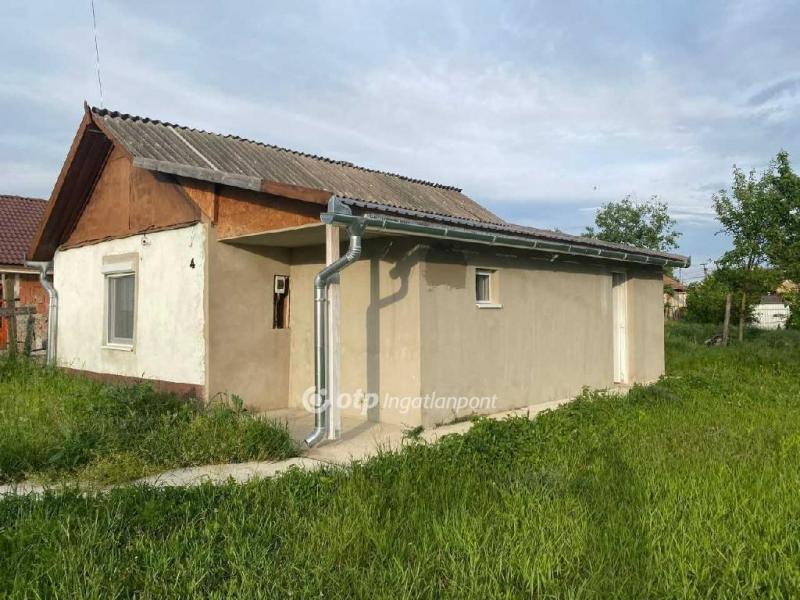 Eladó családi ház Derecske