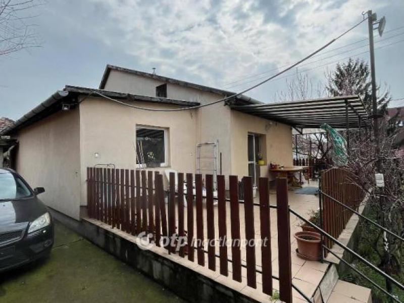 Eladó családi ház Érd