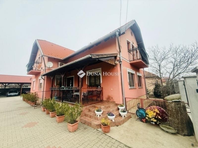 Eladó családi ház Vecsés