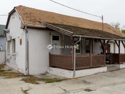 Eladó családi ház Győr