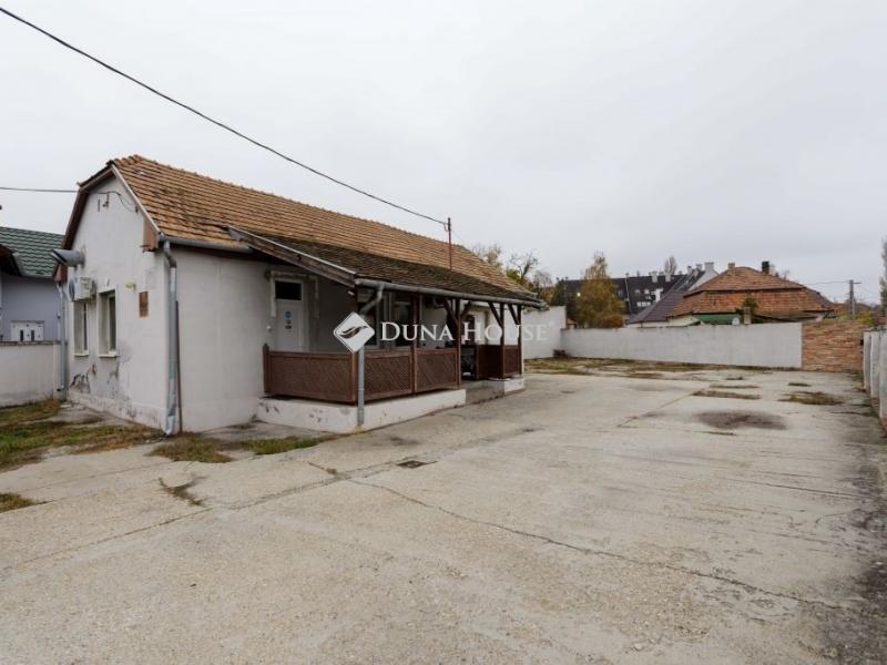 Eladó családi ház Győr