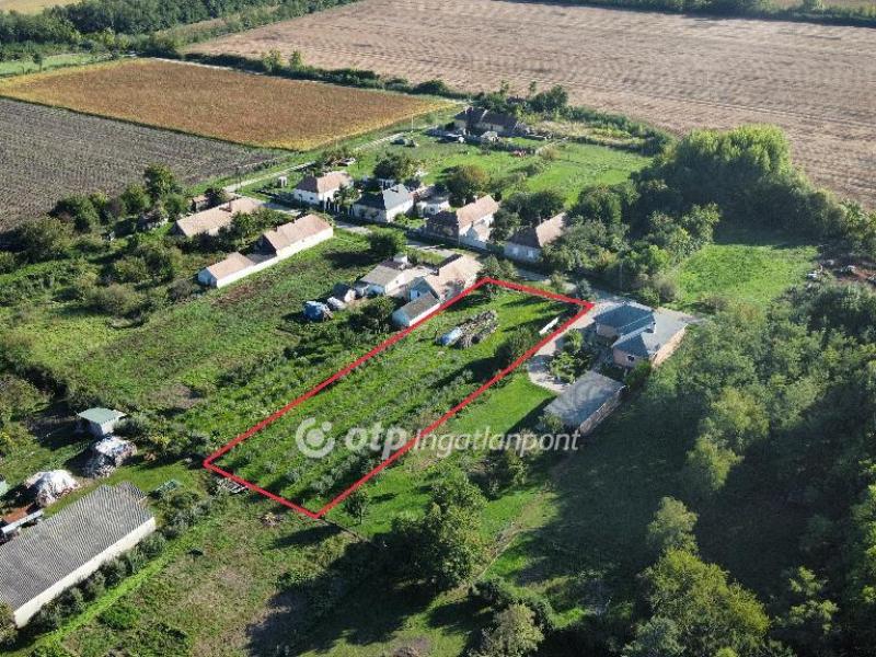 Eladó lakóövezeti telek Sobor