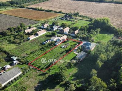 Eladó lakóövezeti telek Sobor