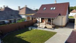 Eladó családi ház Béb