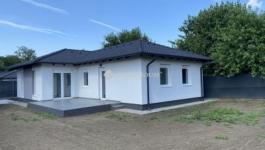 Eladó családi ház Üllő