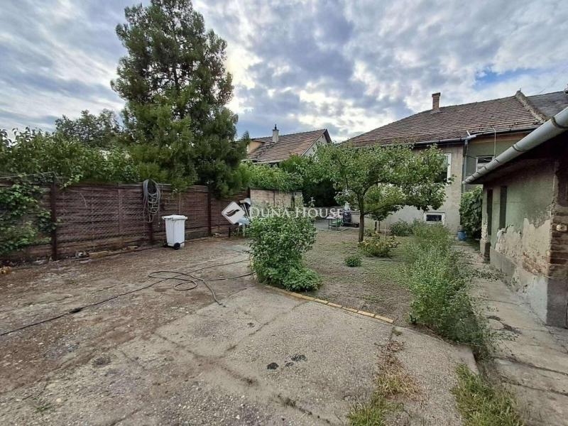 Eladó családi ház Budapest