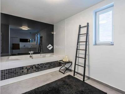 Eladó családi ház Budapest